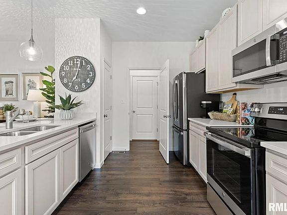 5th image of 809 Williams Way