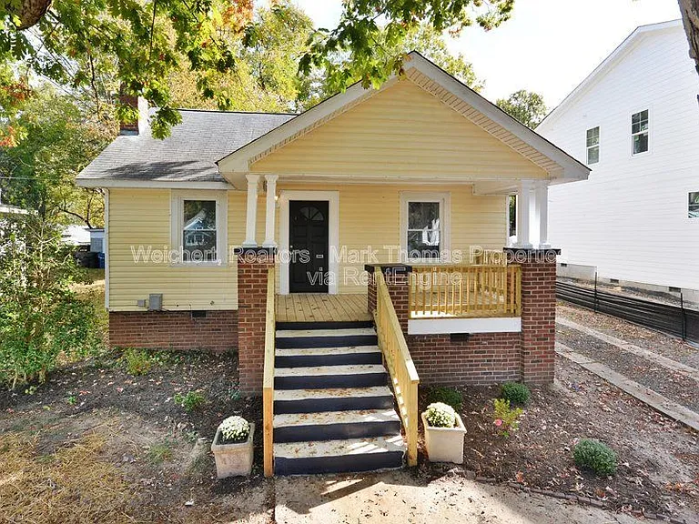 216 N Guthrie Ave — Photo 3