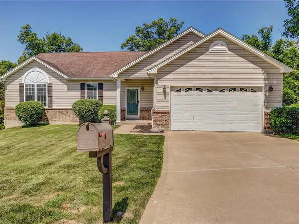 26319 Falling Leaf Dr, Warrenton, MO 63383