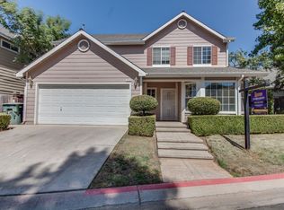 1016 E Monticello Cir, Fresno, CA 93720