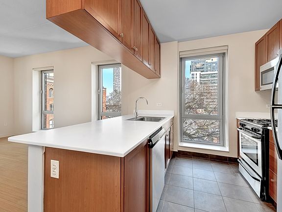 5th image of 373 Wythe Ave APT 6C