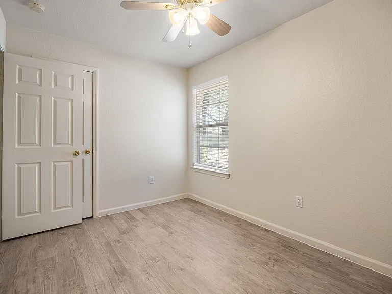 21513 Pershing Ave #A — Photo 14