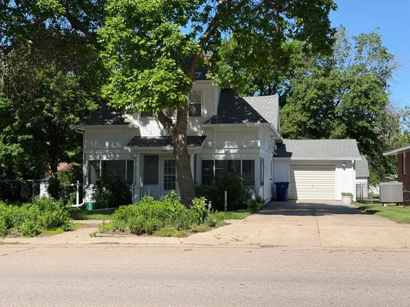 303 S Clark St, Bassett, NE 68714