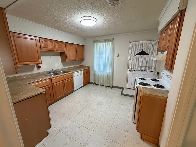 113 Kimble St #B — Photo 3