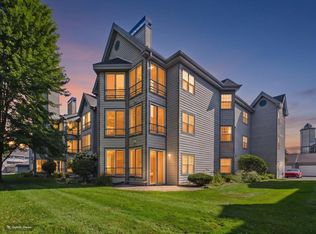 5383 Mariners Cove Dr Unit 405, Madison, WI 53704