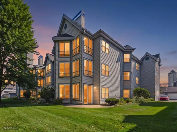 5383 Mariners Cove Dr Unit 405, Madison, WI 53704