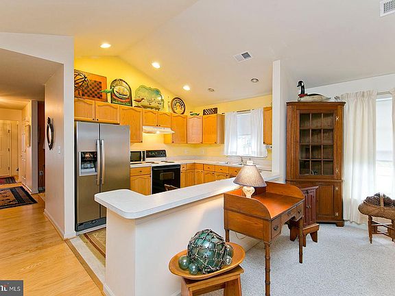 5th image of 1859 Melvor Ln