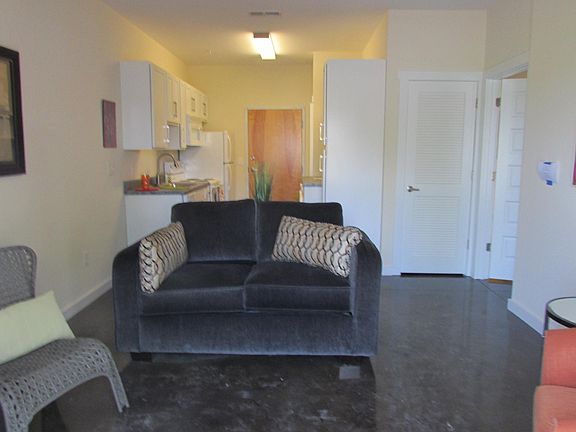 3rd image of 1 W Jackson St #215