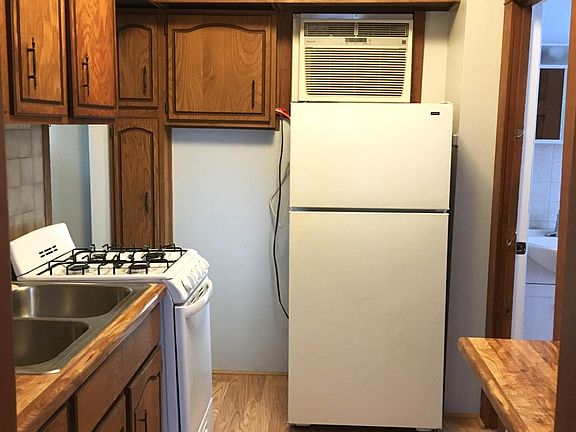 2nd image of 3302 Lincoln Blvd APT 2