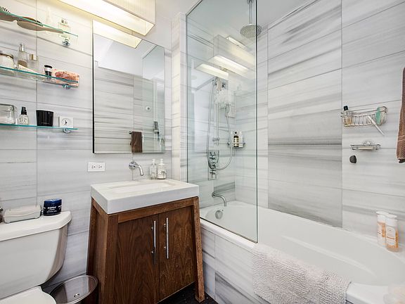 5th image of 88 Greenwich St APT 3504