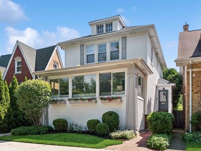 5311 N Saint Louis Ave, Chicago, IL, 60625