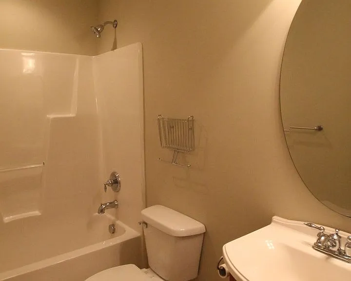 1830 Country Manor Ln — Photo 33