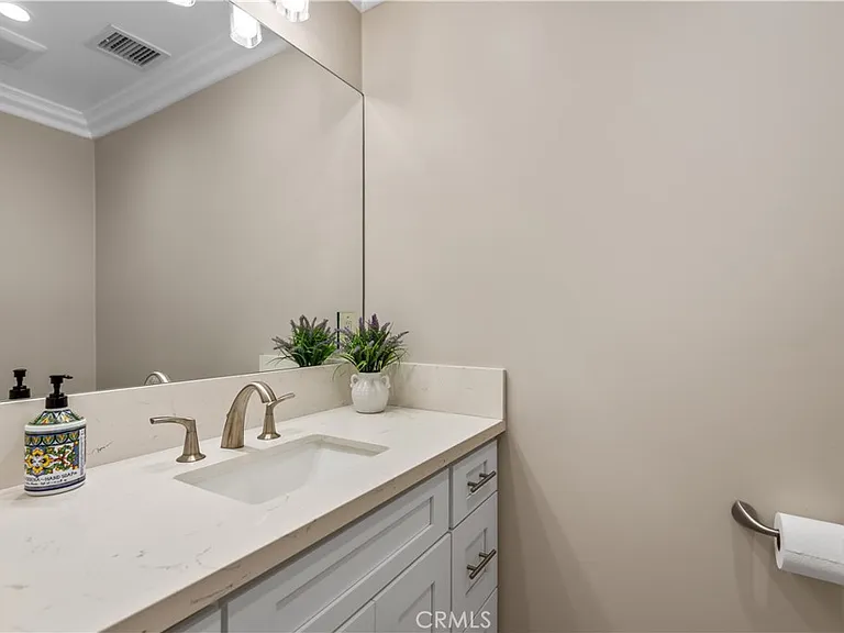 5210 Quakertown Ave — Photo 11