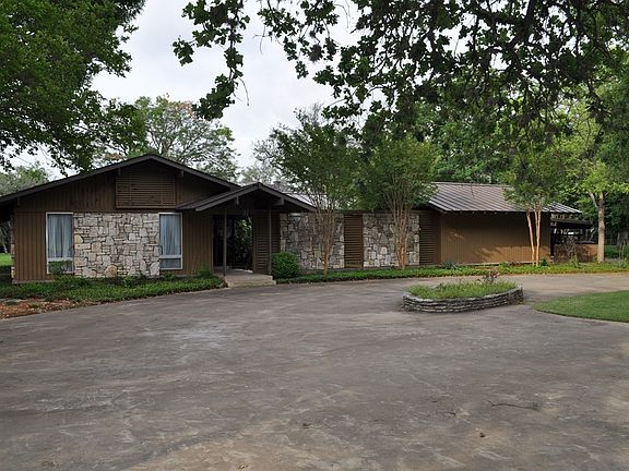 2nd image of 105 Glenwood Dr