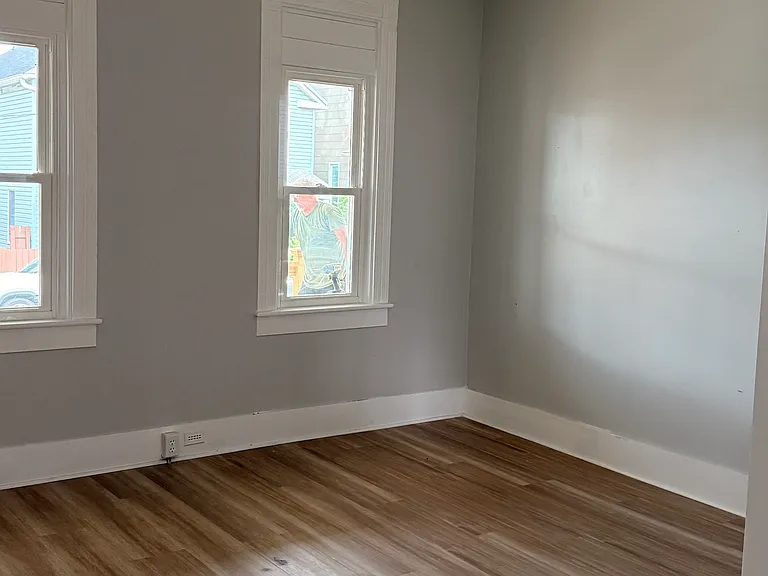 422 Grand Ave #1 — Photo 4