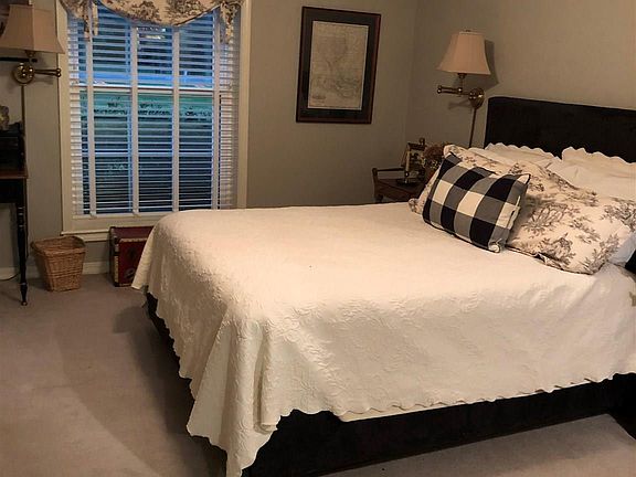 4th image of 107 Dogwood Dr