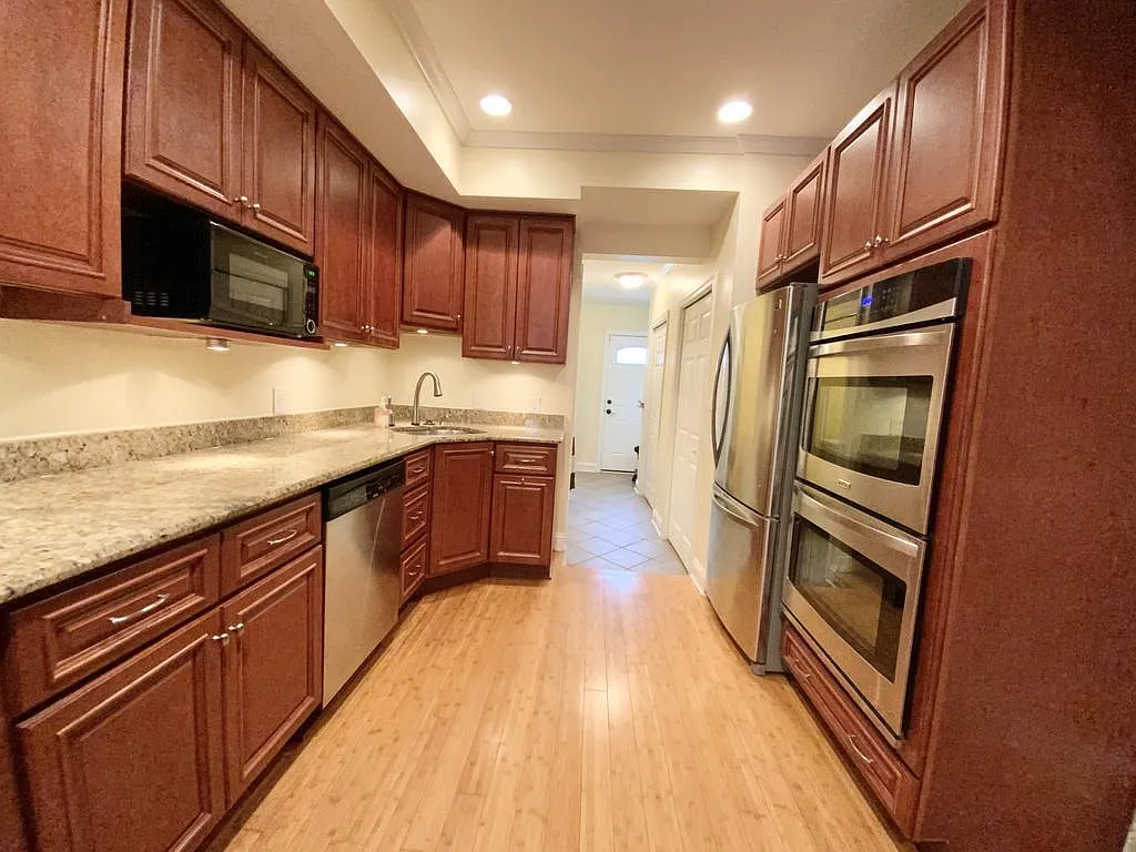 1443 Covington St — Photo 4