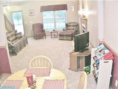 4th image of 1383 Westbrook Dr