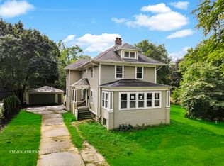 537 Turner Ave, Glen Ellyn, IL 60137