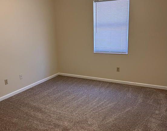 4th image of 305 Far Side Dr APT 12