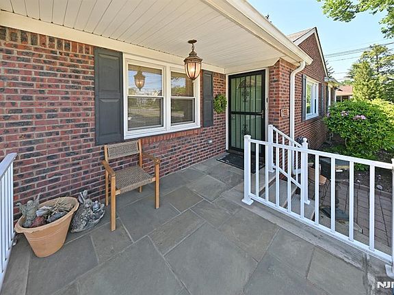 3rd image of 332 Golf Ave
