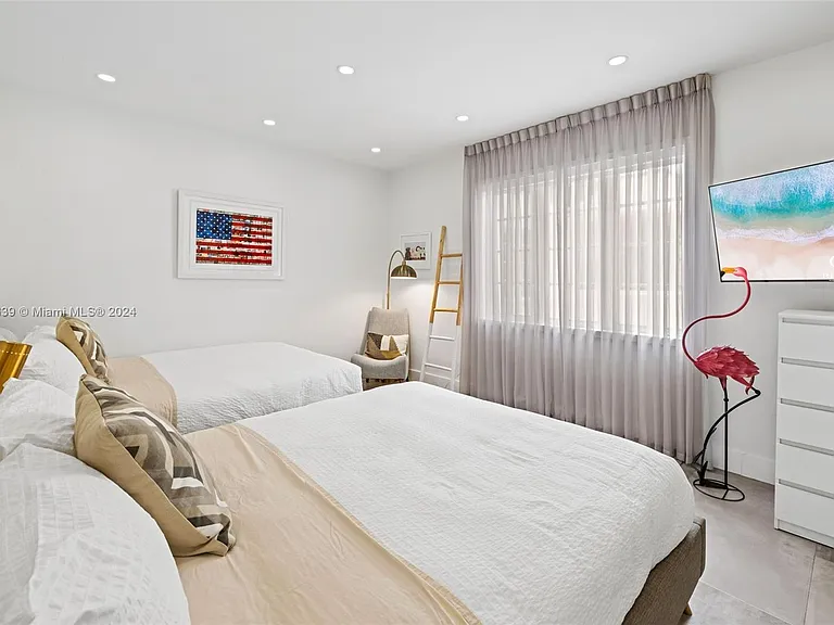 19144 Fisher Island Dr #19144 — Photo 12