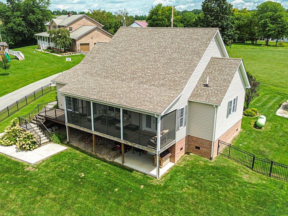 2nd image of 212 McCoy Rd