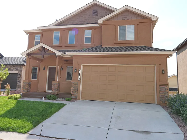 5651 Majestic Dr — Photo 1