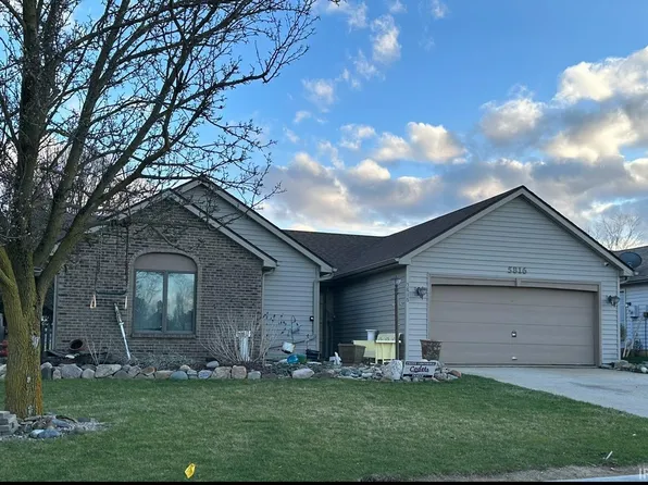 5816 Horseshoe Bnd, Fort Wayne, IN 46825