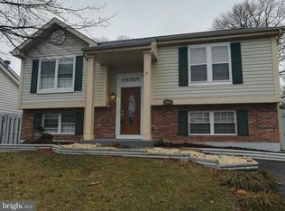 7894 Pepperbox Ln, Pasadena, MD 21122