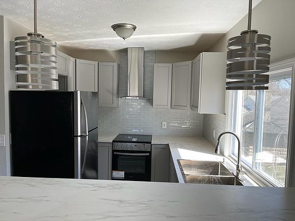 2nd image of 16 Green Clover Dr #2