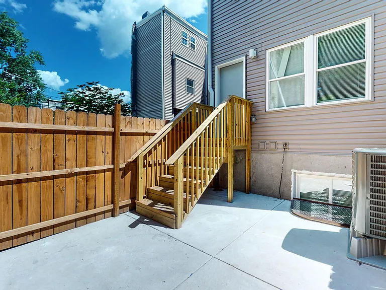 650 N 36th St #1 — Photo 14