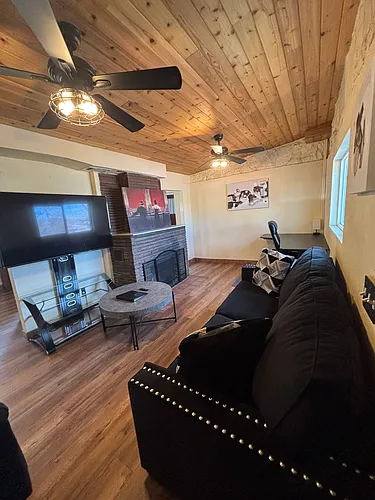 111 E Navajo Dr Photo 1