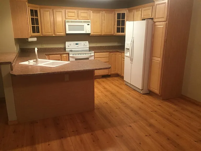 620 Union Ct — Photo 3