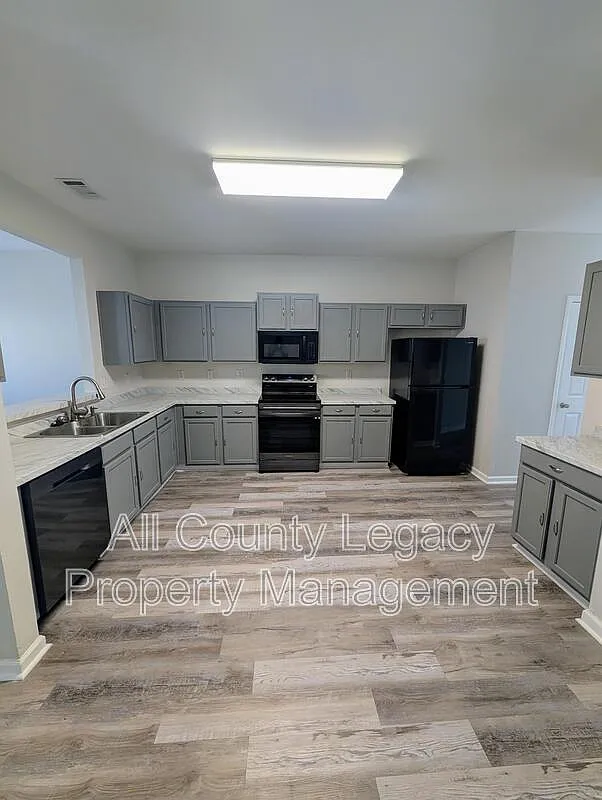 3 bed, 3.5 bath, 2069 sqft, $1,995 — Photo 4