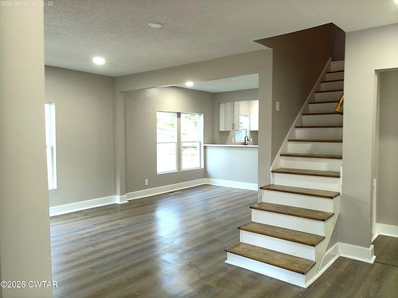 2nd image of 228 Talbot St