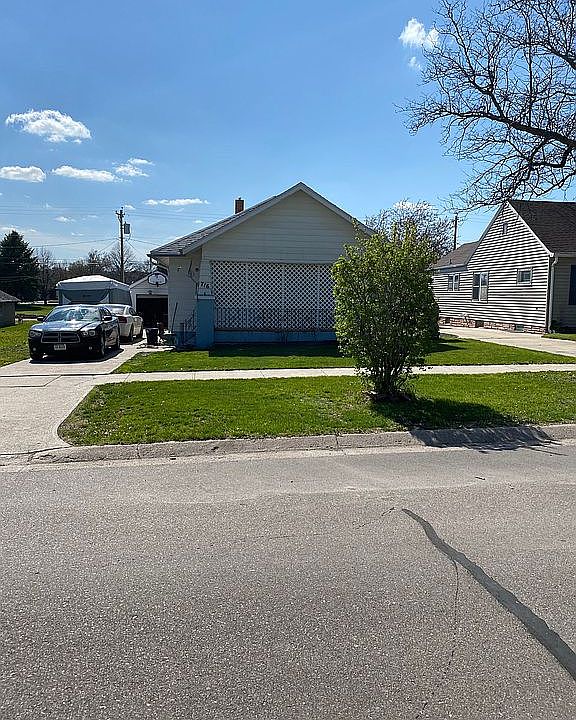 2nd image of 716 Yellowstone Ave