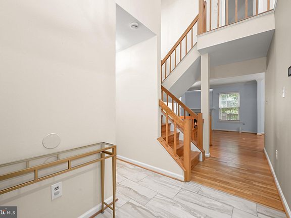 5th image of 25 Tivoli Lake Ct
