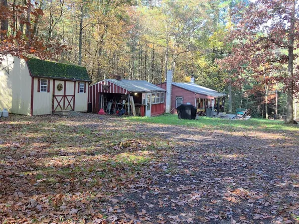 2166 Pine Grove Rd, Fayetteville, PA 17222