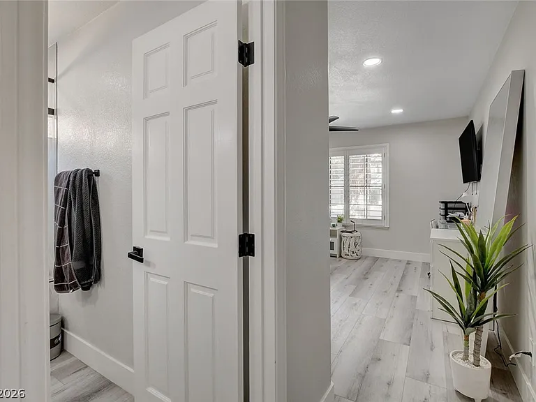 5429 Painted Sunrise Dr — Photo 47