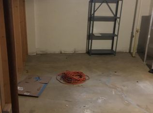 1025 Sundown Ct, Mukwonago, WI 53149