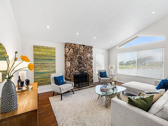 5th image of 654 Imperial Dr