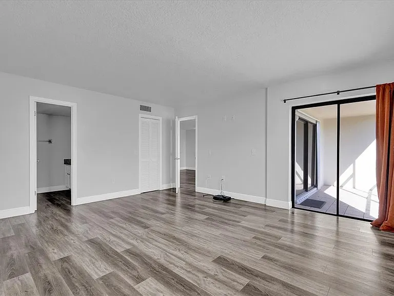 2150 Atlantic St #413 — Photo 12