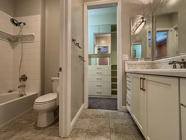 81 Navarra Canyon Ct — Photo 41