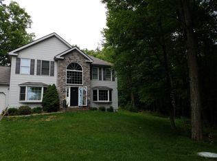 304 Jennis Ln, East Stroudsburg, PA 18301