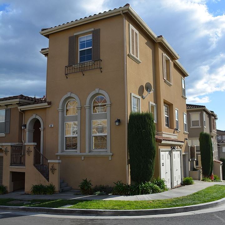 1st image of 332 Mullinix Way
