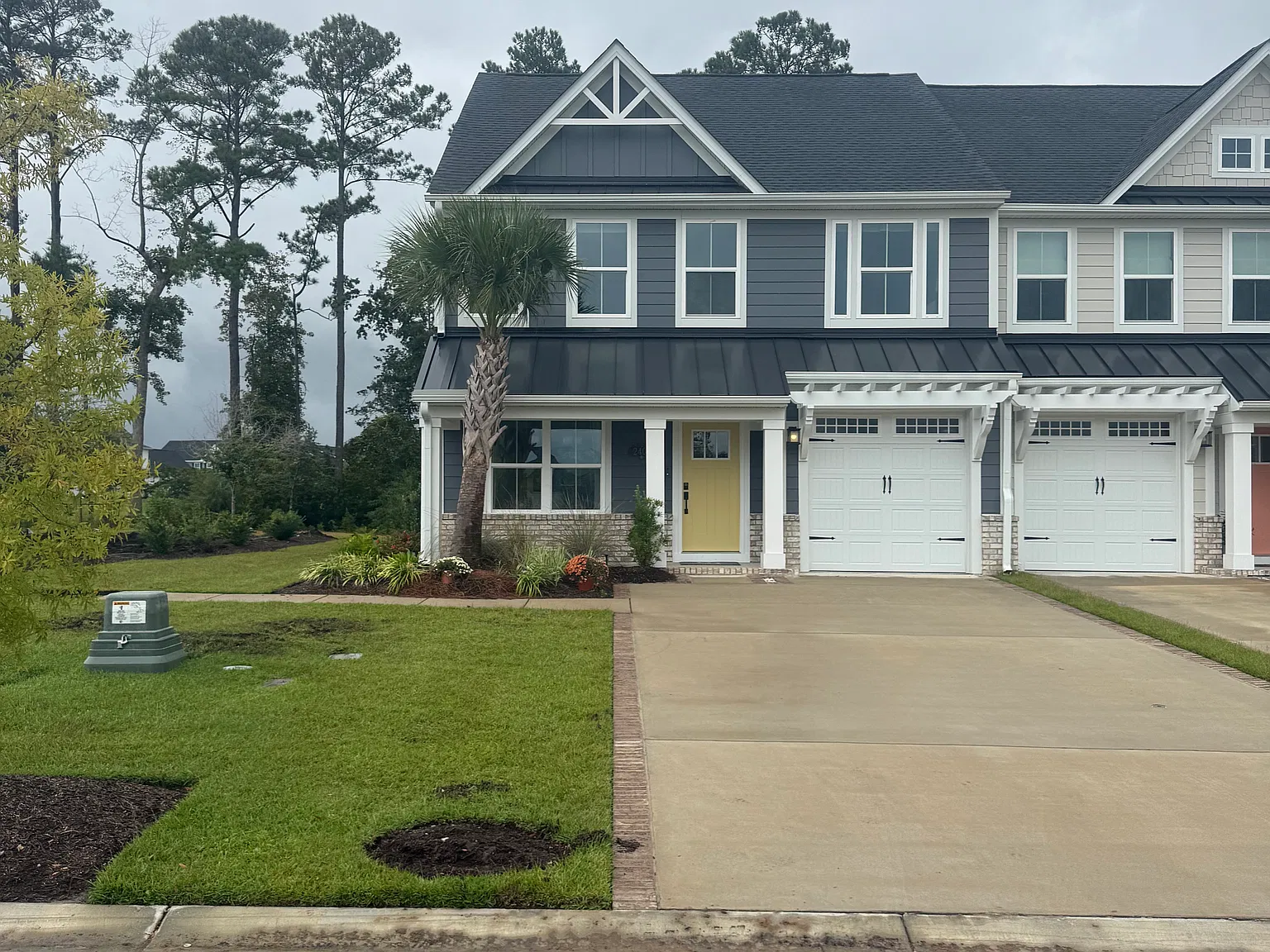 3 bed, 2.5 bath, 2056 sqft, $2,550 — Photo 2
