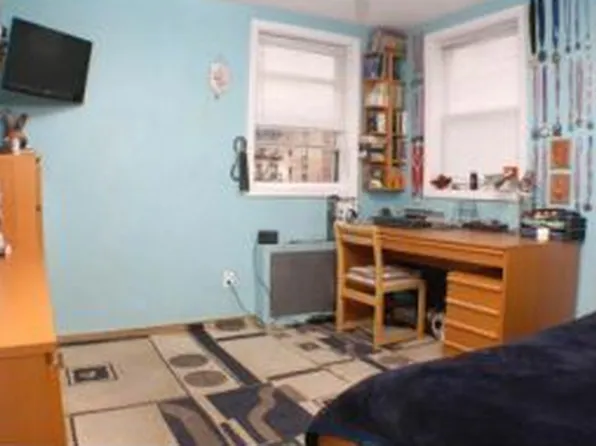 1625 Emmons Avenue image 1 of 7