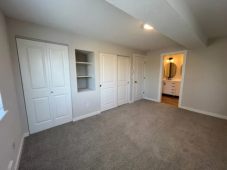 3109 NE 11th Pl — Photo 8