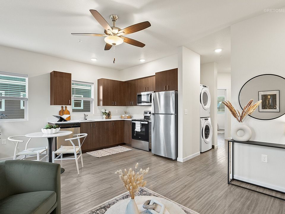 Verda Crossing | Two Bedroom Living and Dining Room